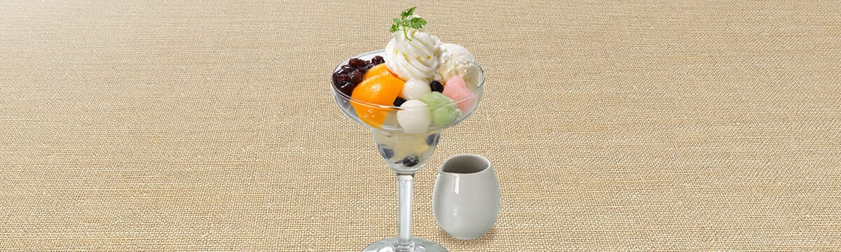 ロイヤルの白玉クリームあんみつ