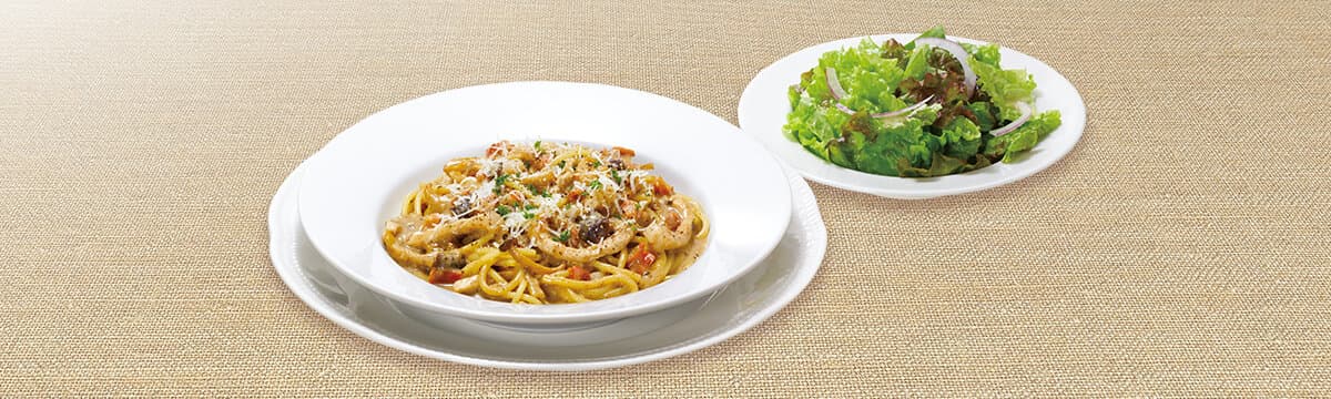 国産豚ときのこのポルチーニクリームソースのスパゲッティランチ(サラダ付)