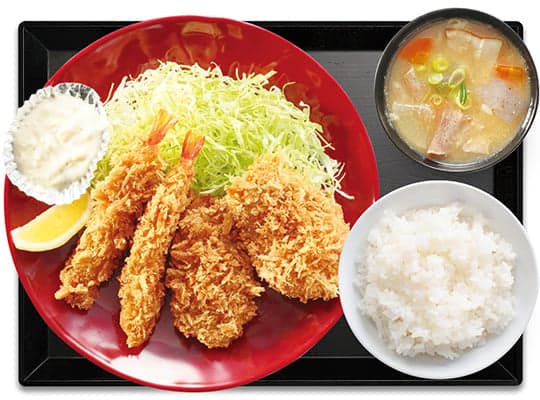 Menu de beignets de crevettes et filet de porc pané (Hirekatsu)