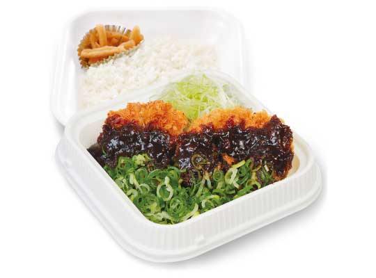 Bento de katsu de poulet au miso et oignon vert
