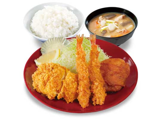 Menu de crevettes frites, escalope de poulet panée et poulet frit Karaage