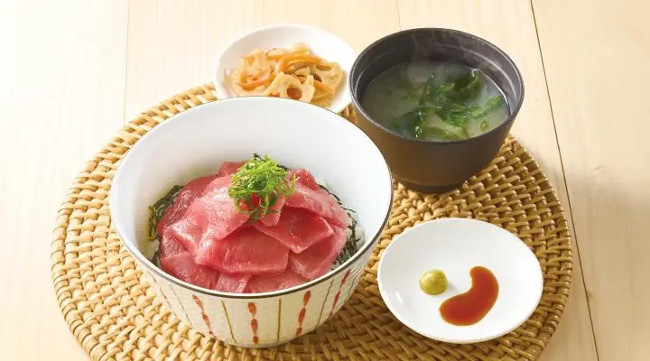 本まぐろの鉄火丼 まぐろ倍盛り(みそ汁・惣菜つき)