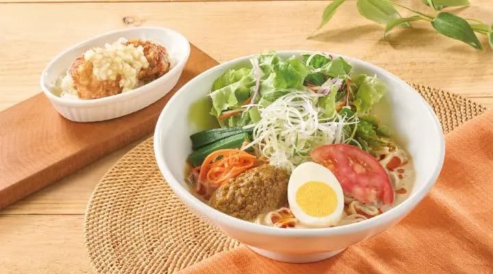 〈稲庭うどん〉山椒辣油香る、カレーな冷やし豆乳担々うどん+旨塩ねぎだれのから揚げ