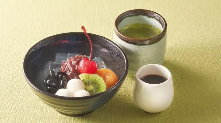 白玉黒豆あんみつ 緑茶&黒蜜つき