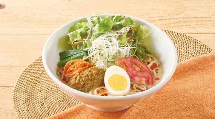 〈稲庭うどん〉山椒辣油香る、カレーな冷やし豆乳担々うどん