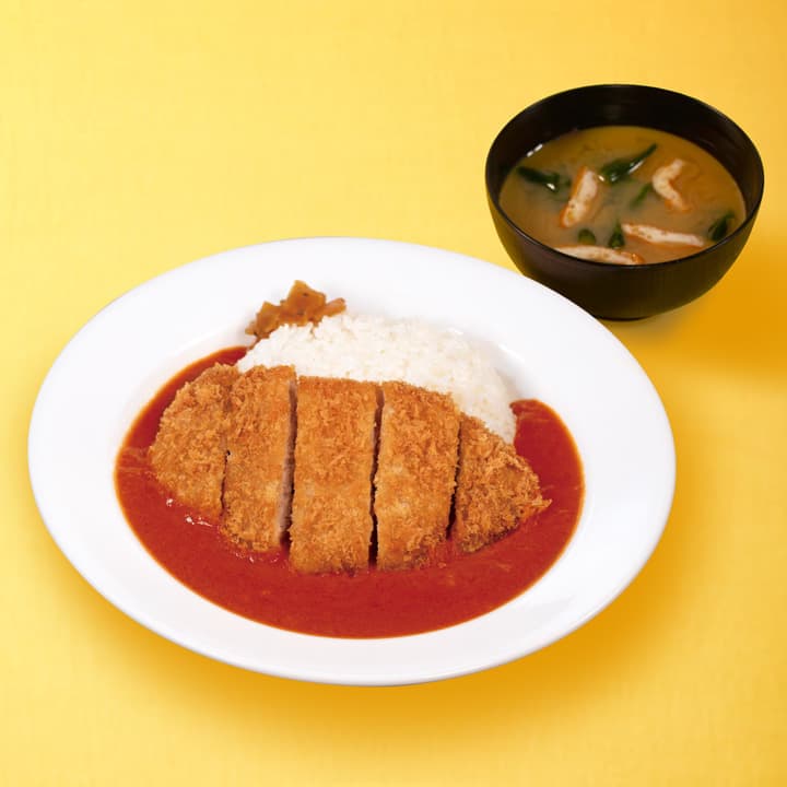 Neo-Tomaten-Curry mit Tonkatsu (Schweineschnitzel)