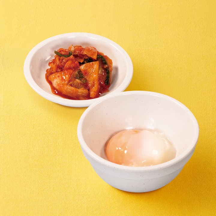 Set mit Kimchi & weichgekochtem Ei
