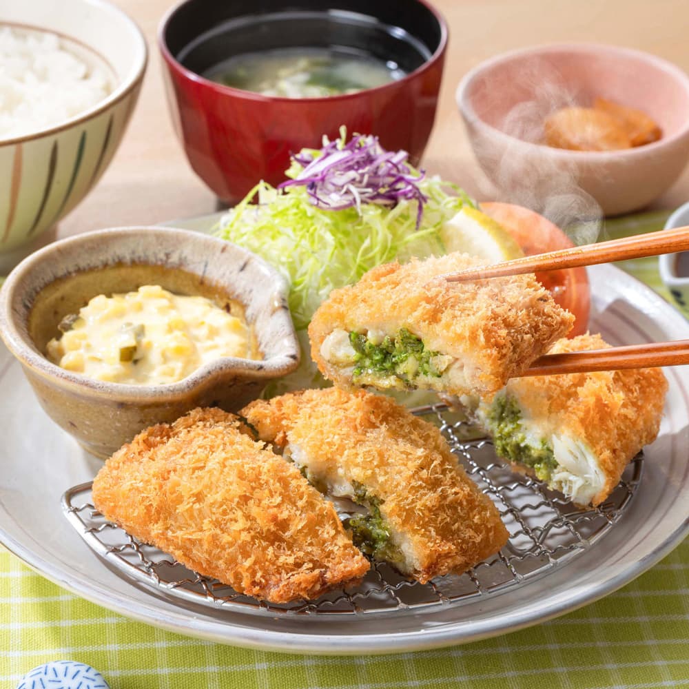 Deep-fried Horse Mackerel with Basil and Cheese