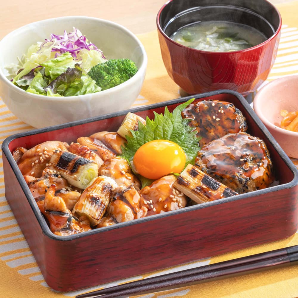 Charcoal-Grilled Chicken Toro and Chicken Meatball with Hijiki Tsukimi Rice Box