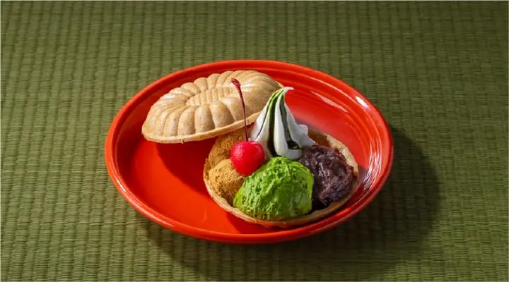 お濃い抹茶クリームの最中ソフト