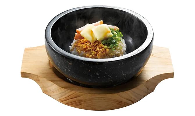 熱騰騰!石鍋蒜香奶油飯