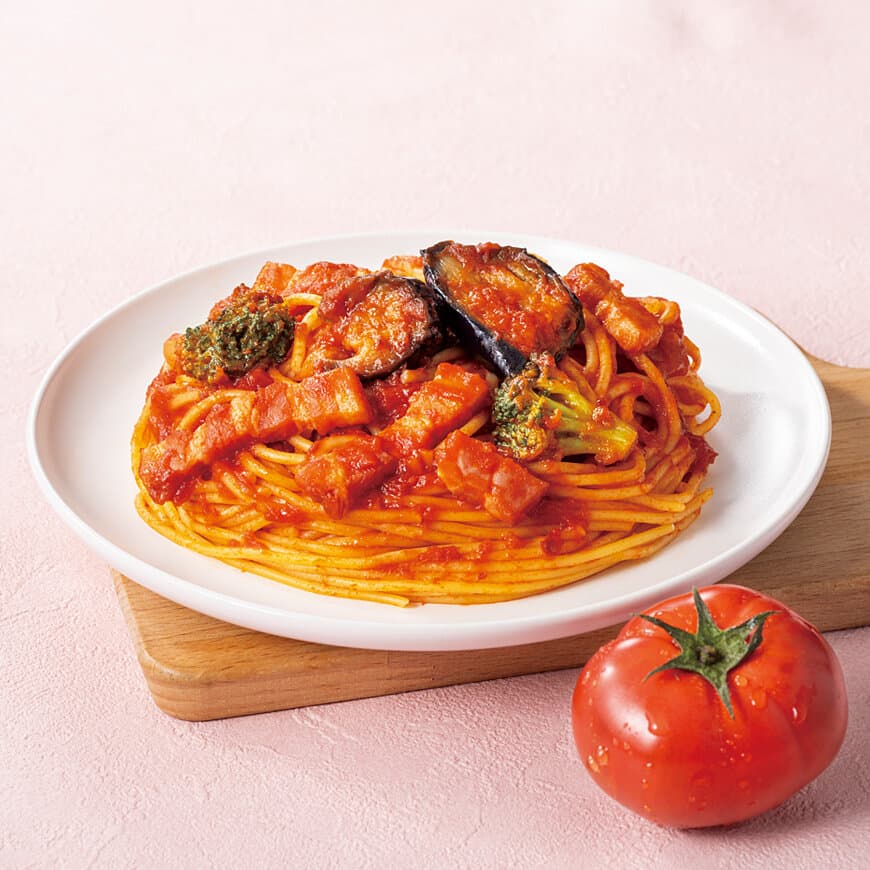 ゴロっと茄子とベーコンの完熟トマトパスタ