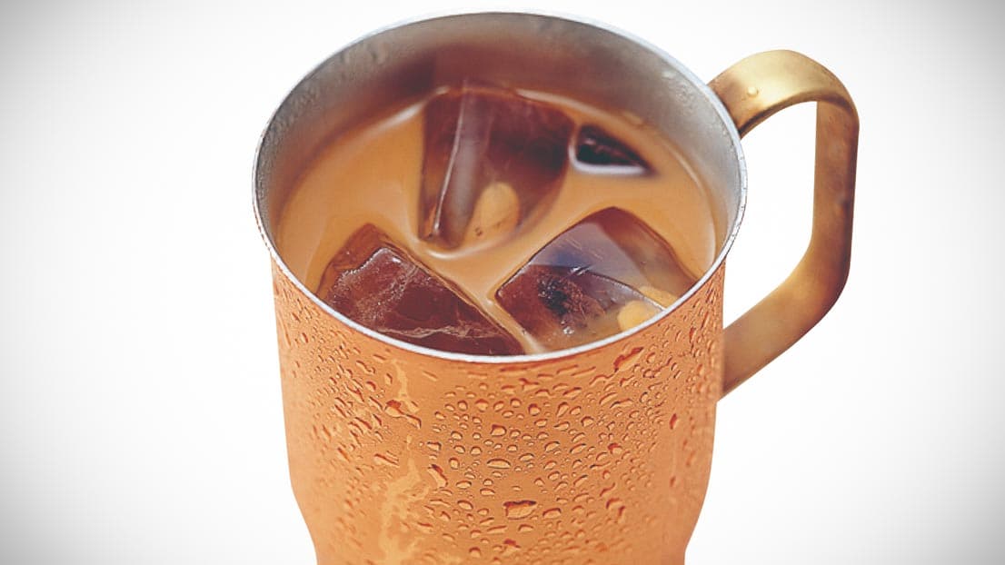 カフェインレスのアイスミルク珈琲(黒糖)