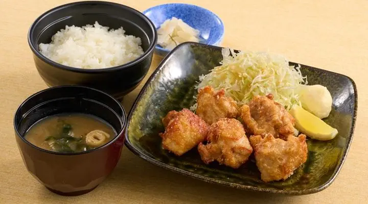 若鶏の唐揚げランチ