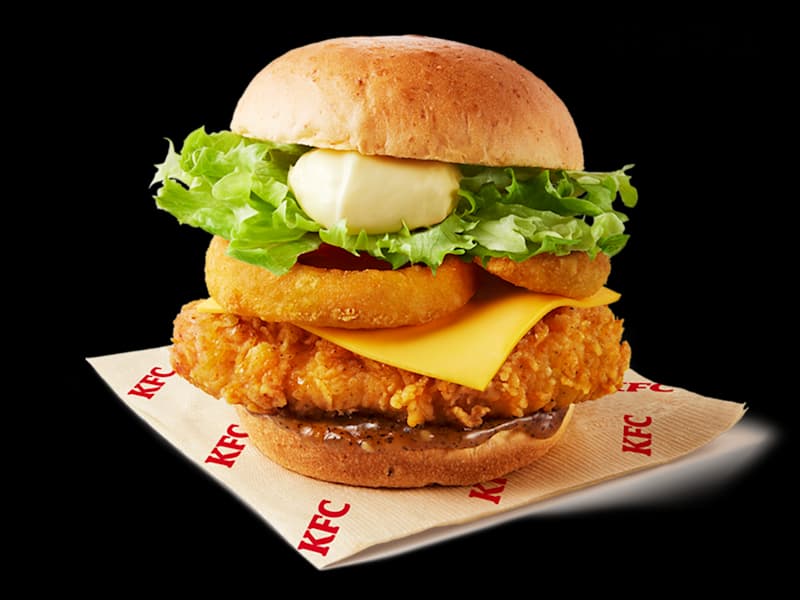Burger au Filet de Poulet et Rondelles d'Oignon