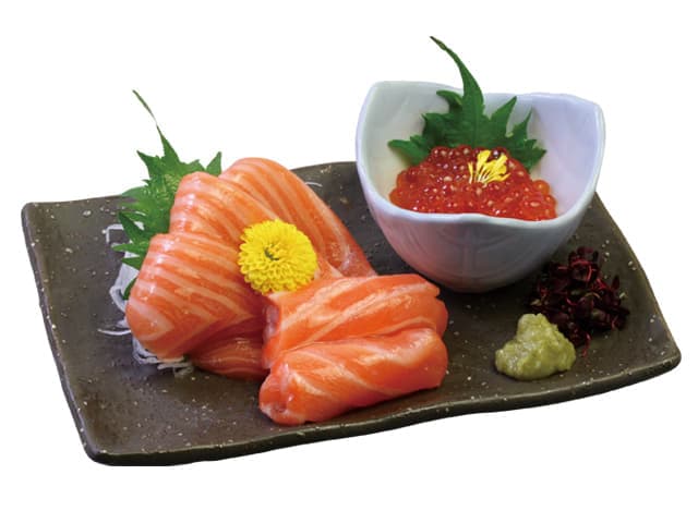 Salmon and Ikura (Salmon Roe) Platter