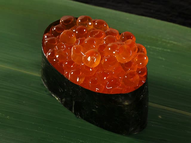 Salmon Roe Gunkan (1 pc)
