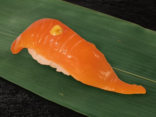 Shima-Sushi Style Marinated Salmon (1 piece)