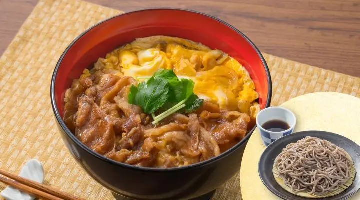 豚あいがけ親子丼&もり蕎麦セット