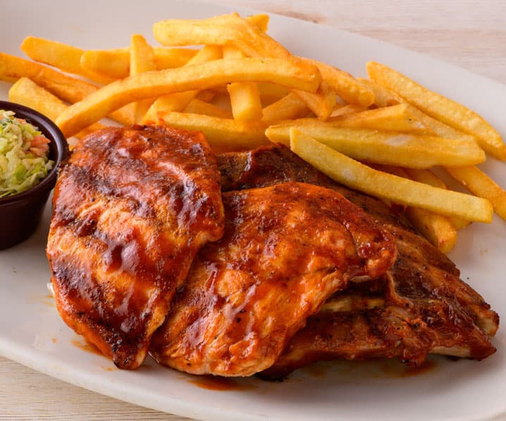 Ribs und gegrilltes Hähnchen