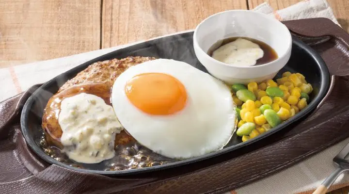 鉄板目玉ハンバーグてりタルソース