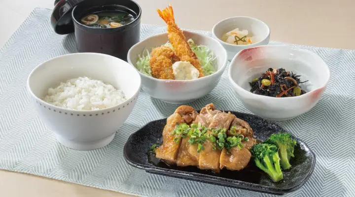 鶏もも肉の照り煮和膳《広東風》海老フライ&カキフライ付き