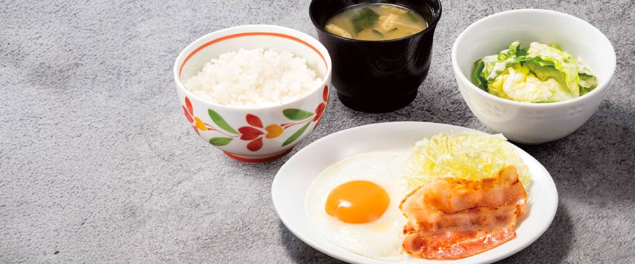 ベーコンエッグ朝食