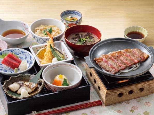 松花堂弁当《熟成サーロインステーキ付き》