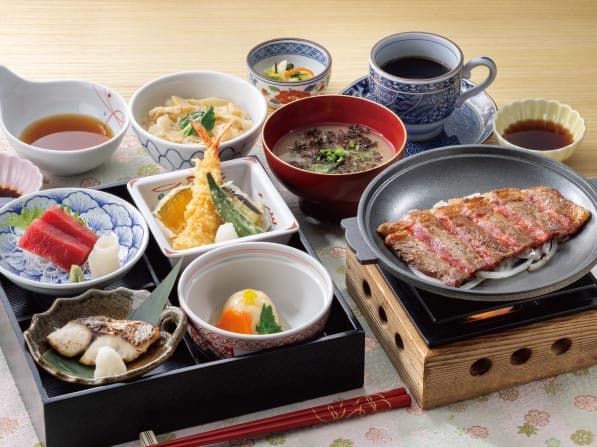 松花堂弁当《熟成サーロインステーキ付き》