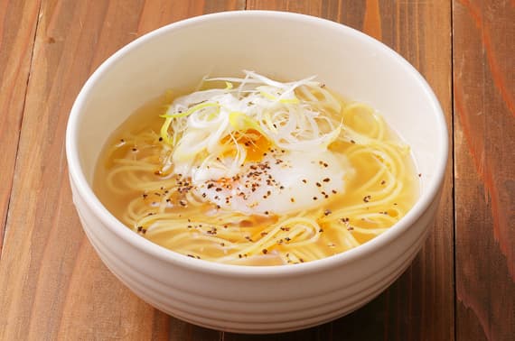 Salz-Ramen mit Hähnchen & Ei