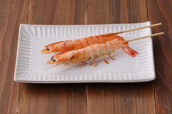 Gegrillter Shirahime-Garnele-Spieß