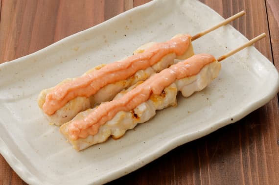Gegrillte Hähnchenbrust mit Mentaiko (Scharfer Kabeljau-Rogen) und Mayonnaise
