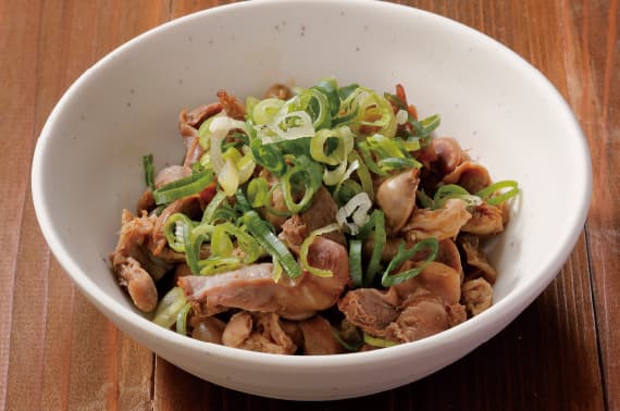 Innereien-Mix mit Frühlingszwiebeln und Ponzu-Sauce