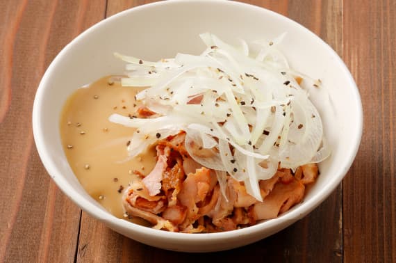 Gegrillter Hühnerfleisch-Mayo-Salat