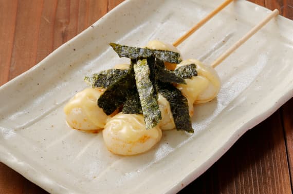 Gegrillter Mochi mit Käse